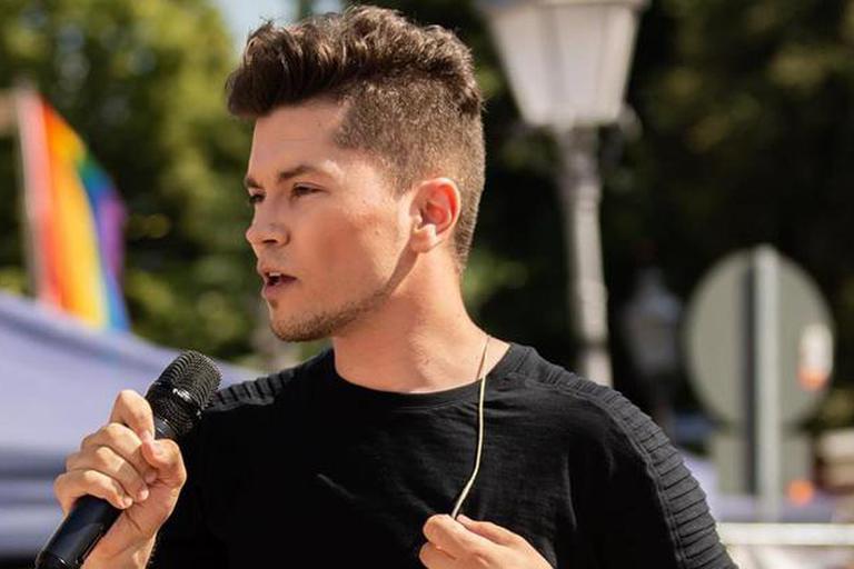 Book Jordan Hanson for your event